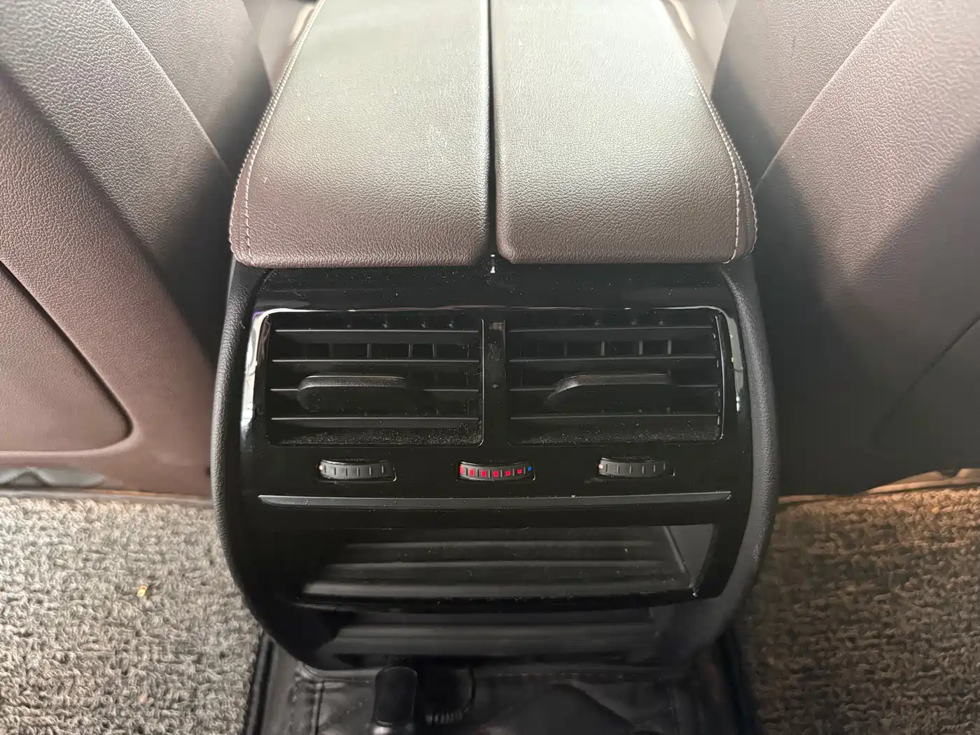BMW 5 Series New Energy 2022 535Le M Sport Package фото 10