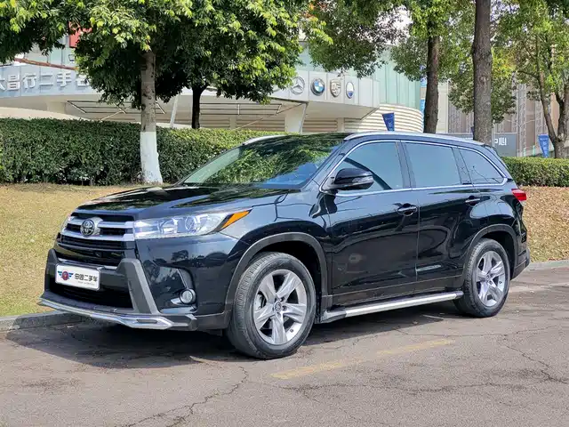 TOYOTA HIGHLANDER
