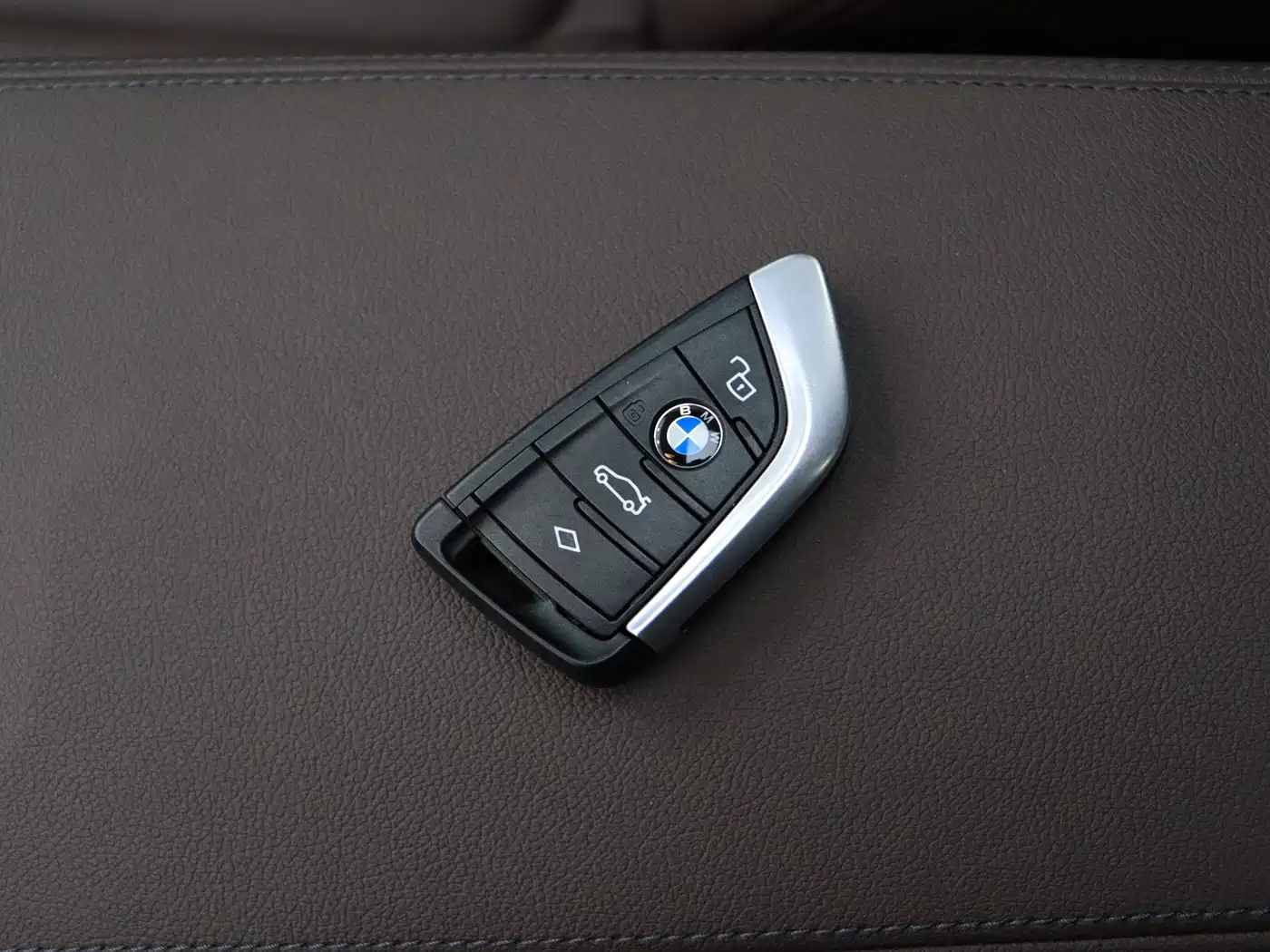 BMW 3 Series 2022 320i Sport Package фото 17