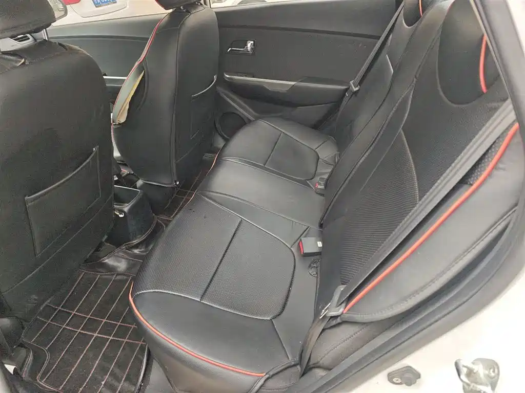 Kia K2 2012 Sedan 1.4L MT GLS Commemorative Edition фото 17