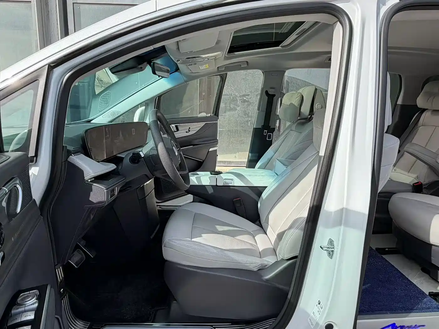 Buick GL8 2025 Model Landglory Smart Edition фото 6