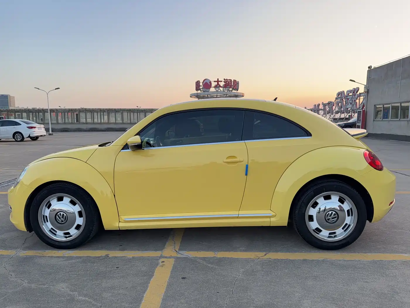 Volkswagen Beetle 2015 180TSI фото 7