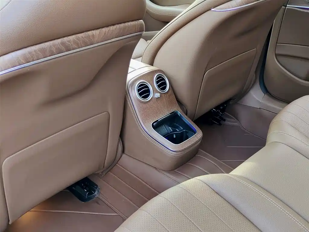 MERCEDES-BENZ E CLASS