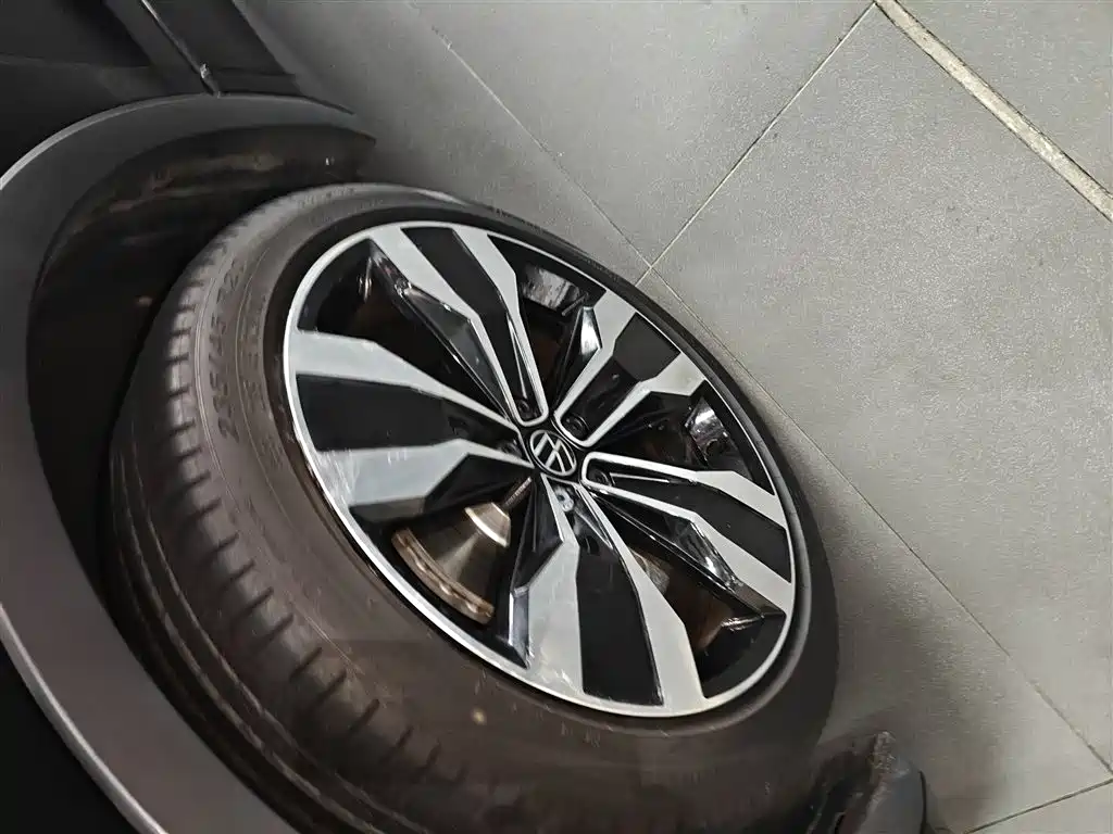 Volkswagen Tiguan X 2023 380TSI 4WD Prestige Flagship фото 23