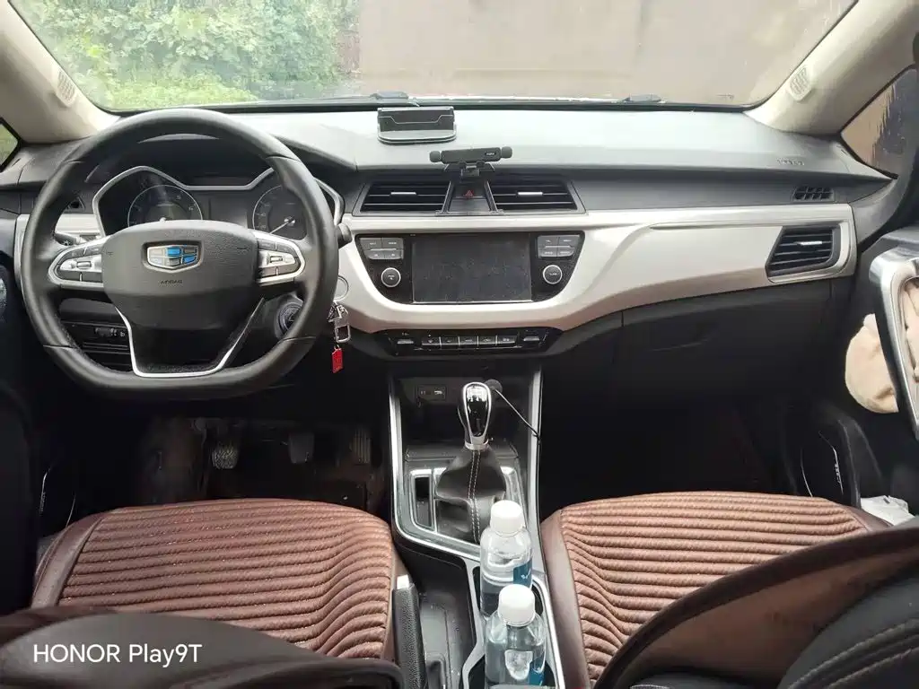 Фото 5 - Geely Vision X3