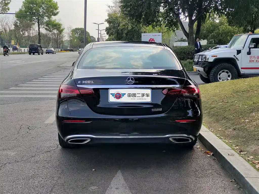 MERCEDES-BENZ E CLASS