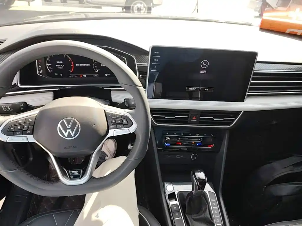 Volkswagen Tiguan L 2025 2024 Outstanding 330TSI Auto 2WD R-Line Dragon Glory Edition