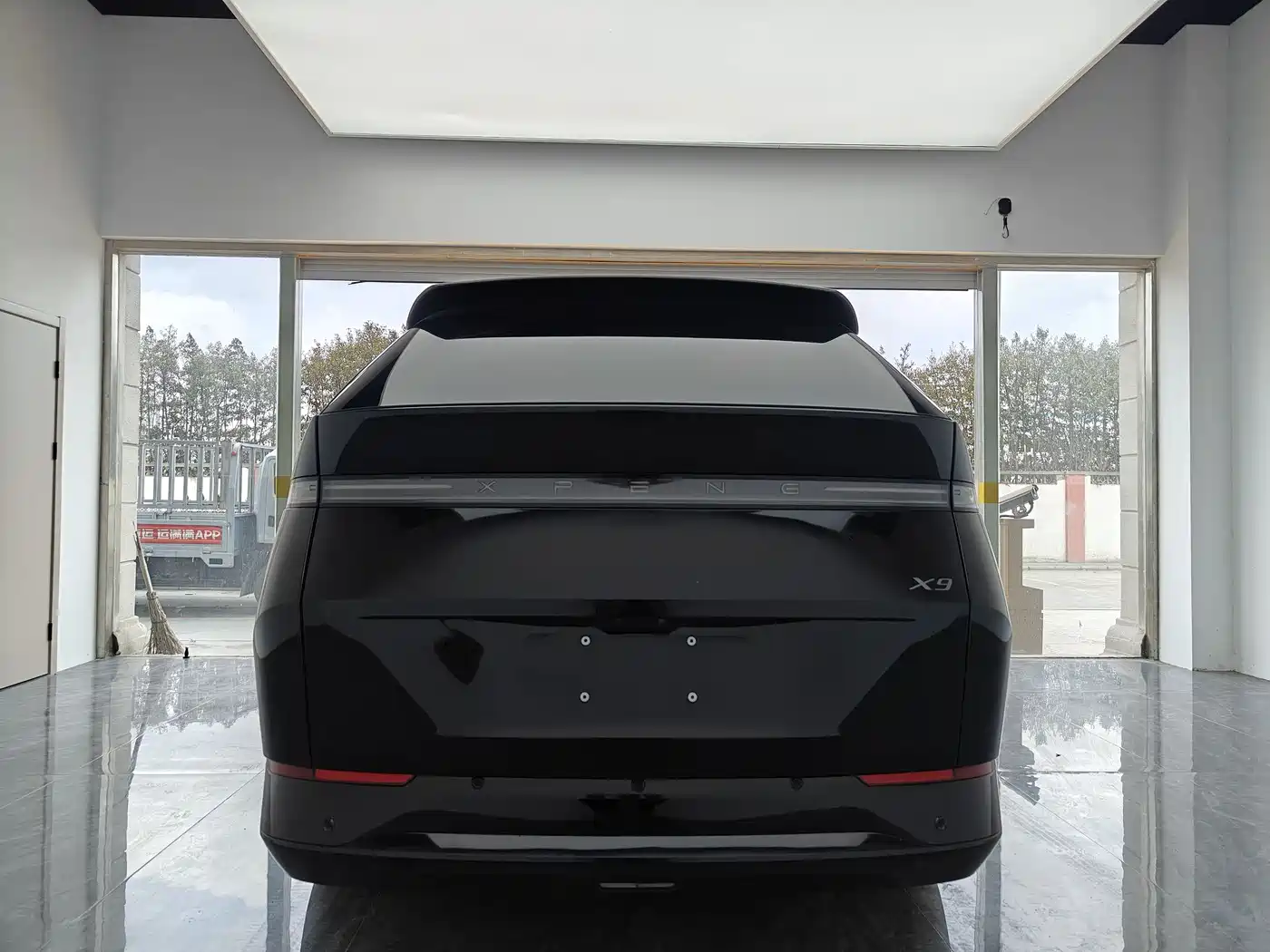 XIAOPENG X9