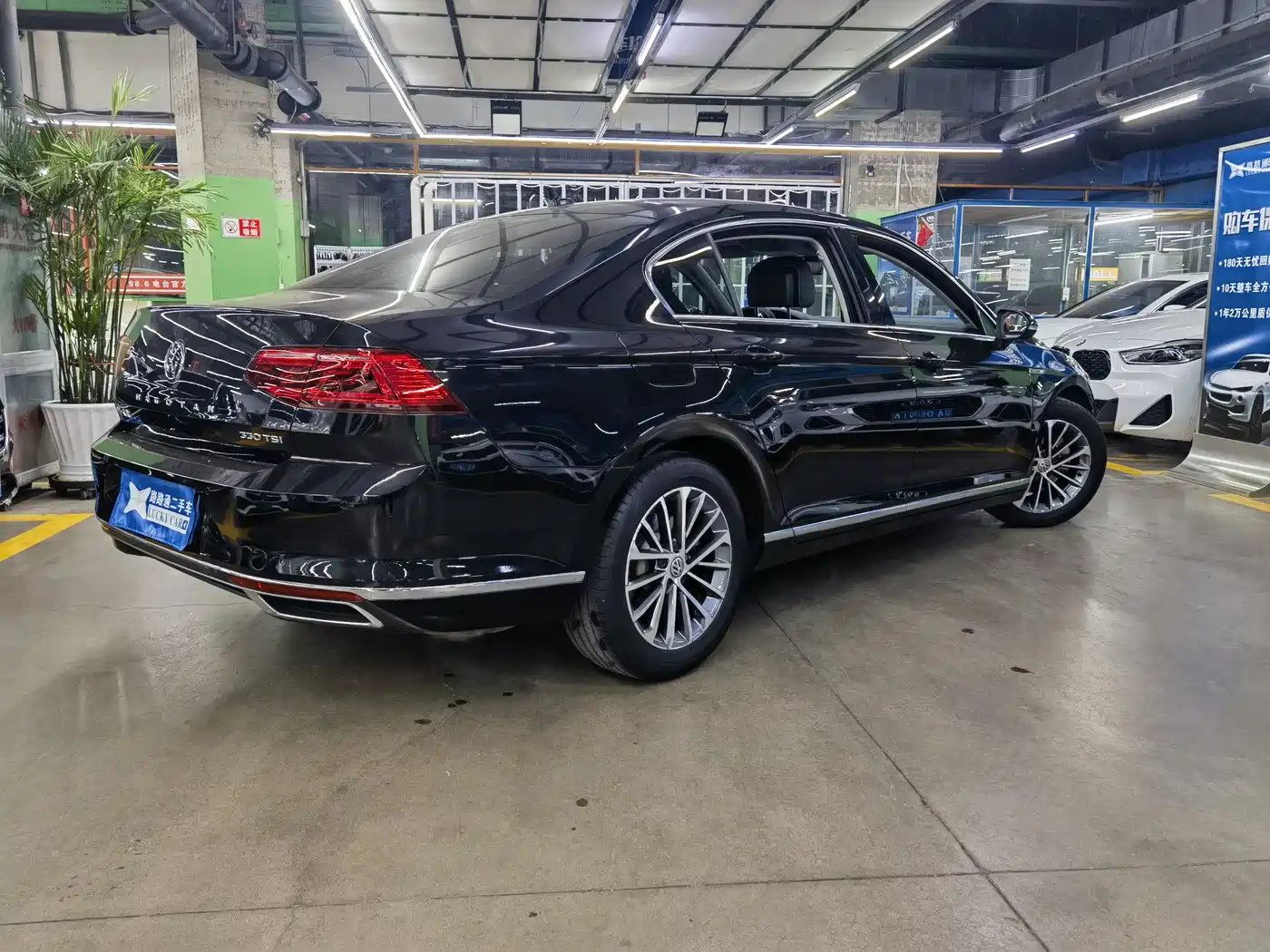 Volkswagen Magotan 2020 330TSI DSG Luxury фото 4