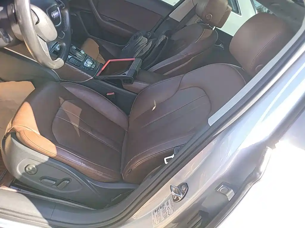 Фото 15 - Audi A6L