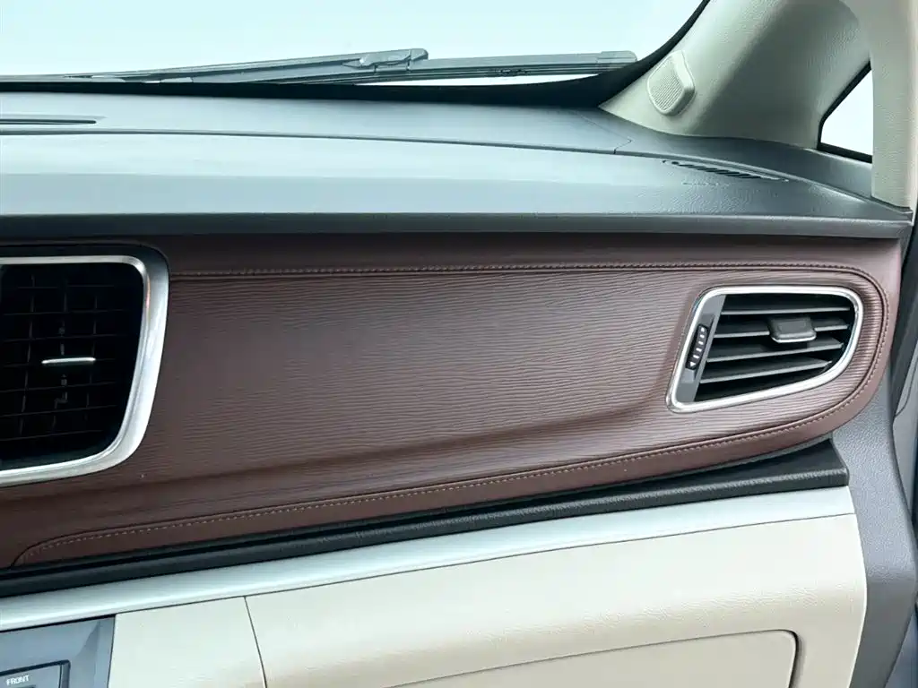 Buick GL8 2018 28T Luxury Model China VI фото 13