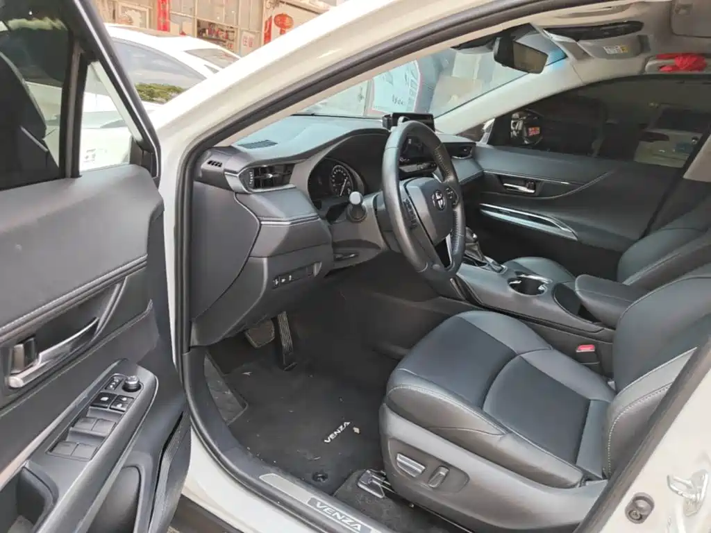 Toyota Venza 2023 2023 2.0L CVT FWD Luxury