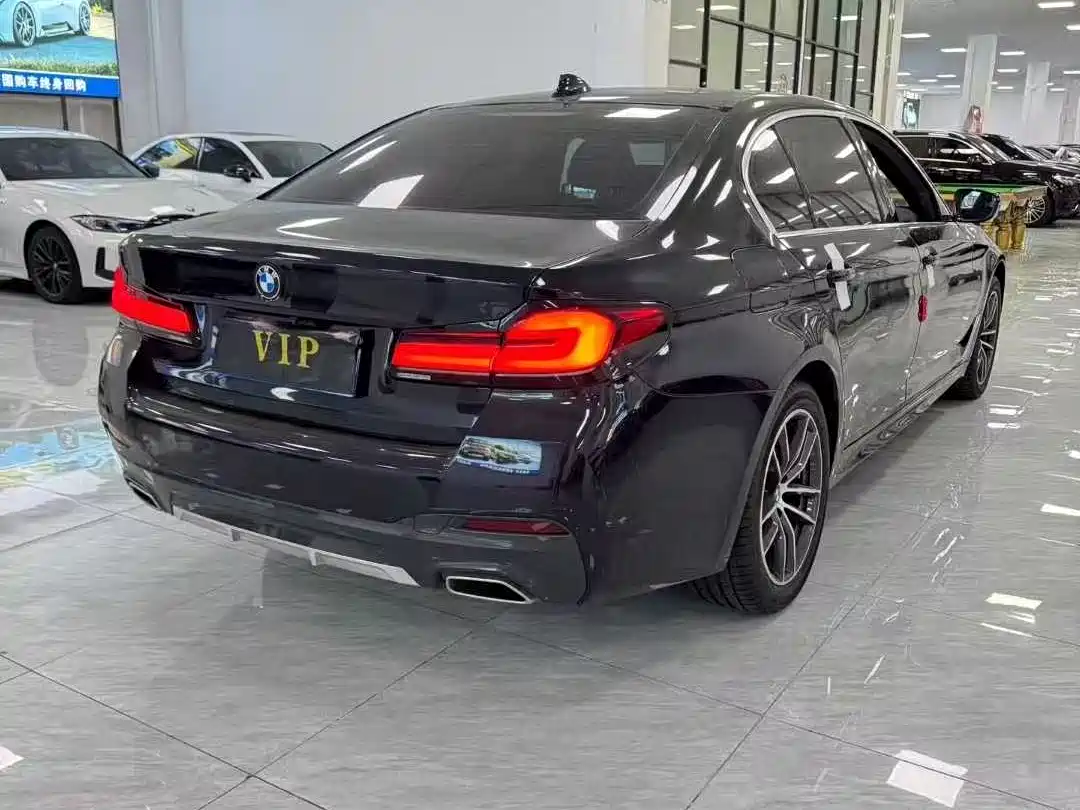 BMW 5 Series 2022 525Li M Sport Package фото 9