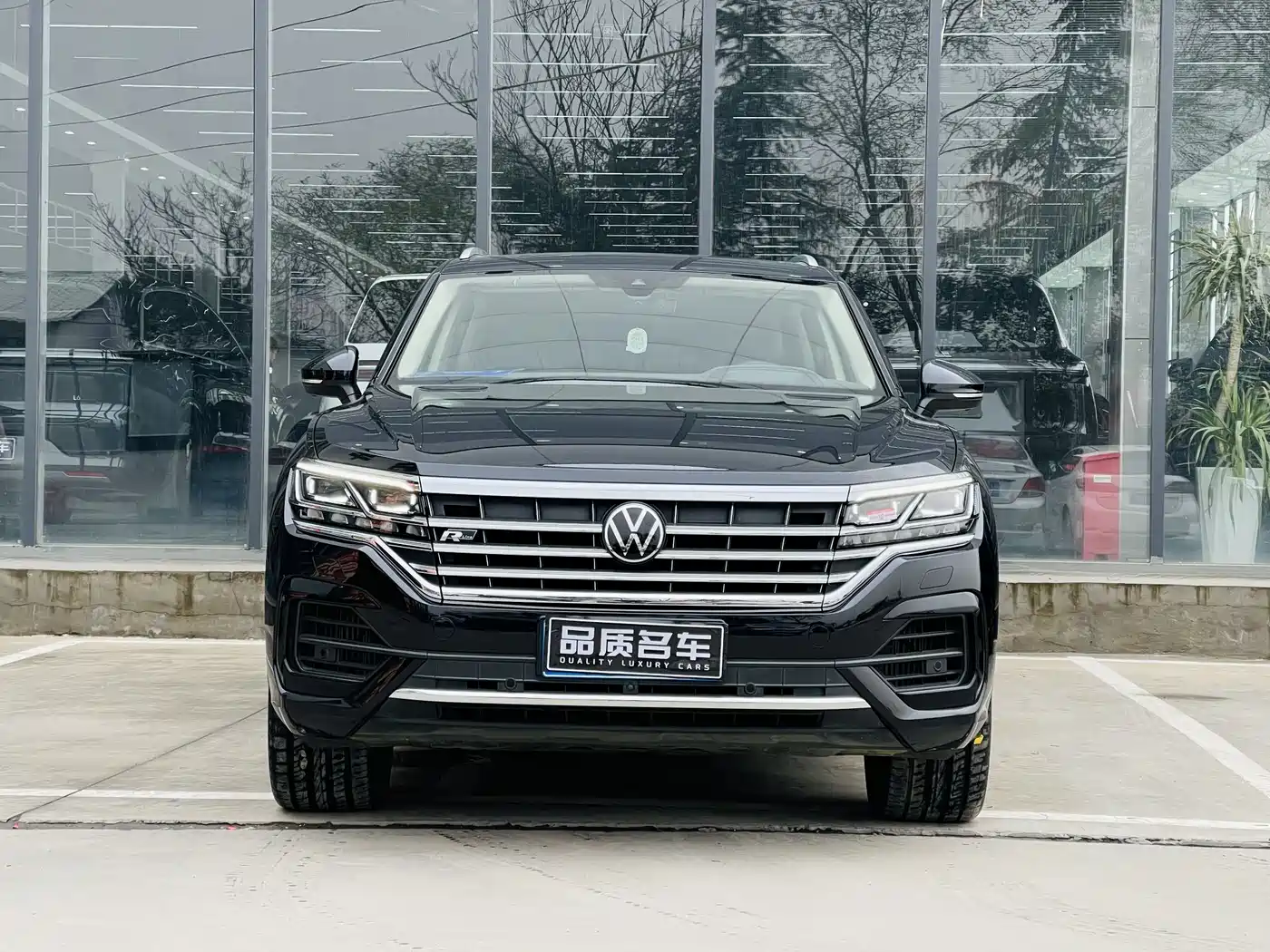 VOLKSWAGEN TOUAREG