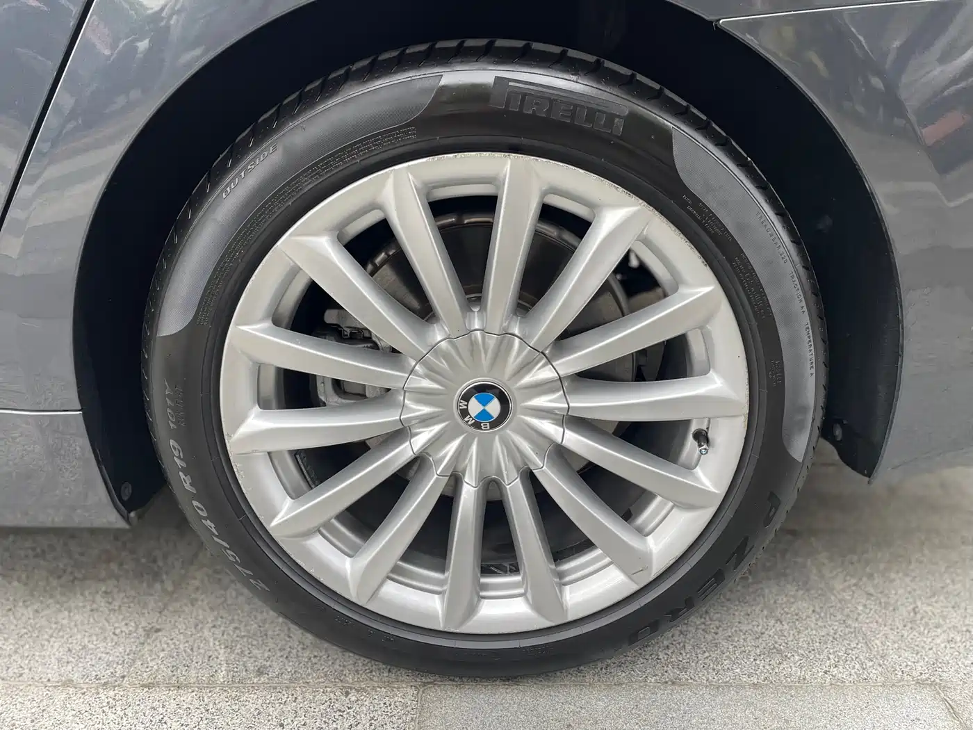BMW 7 Series 2016 740Li Leading Edition фото 17