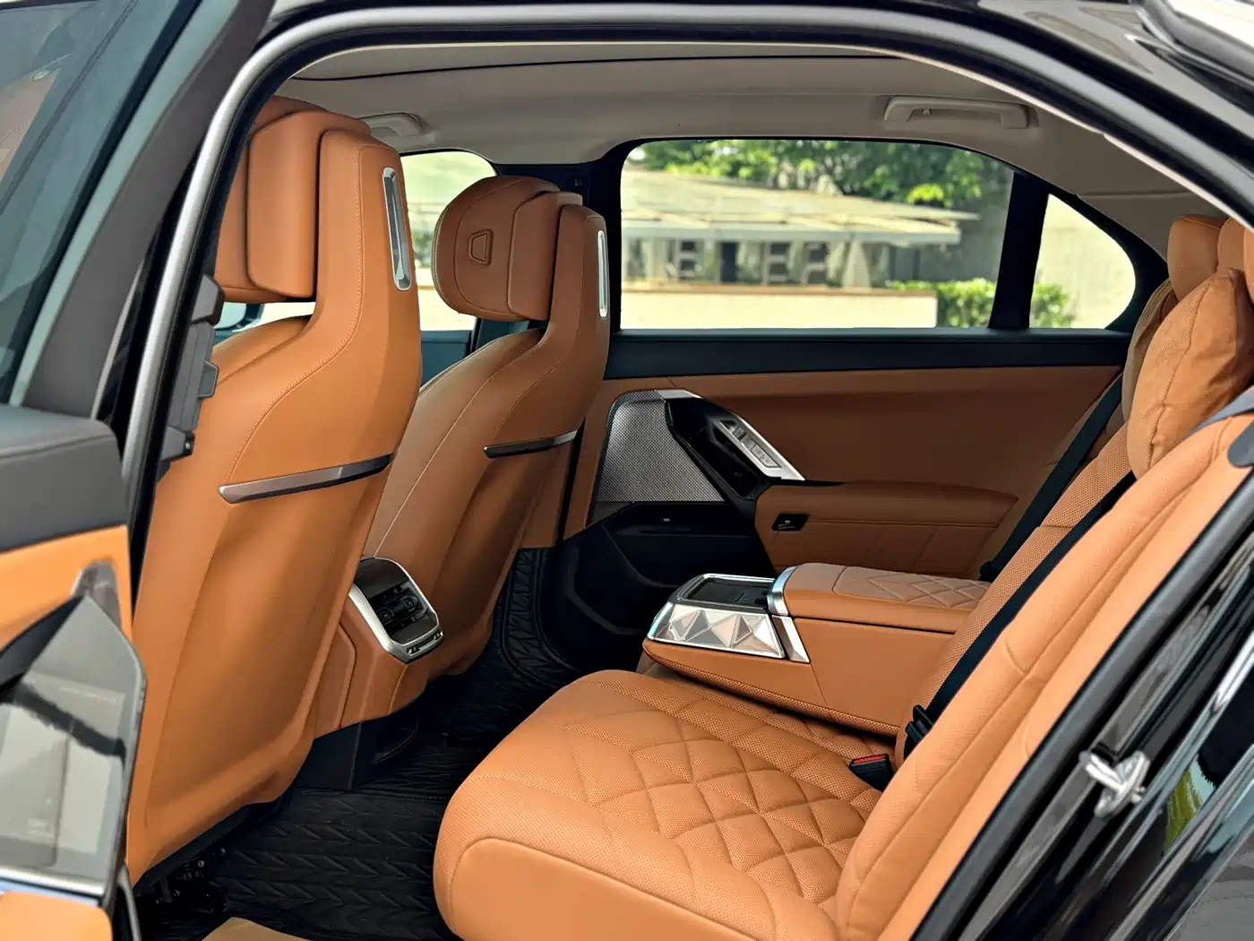 BMW 7 Series 2023 Model 735Li M Sport Package фото 7