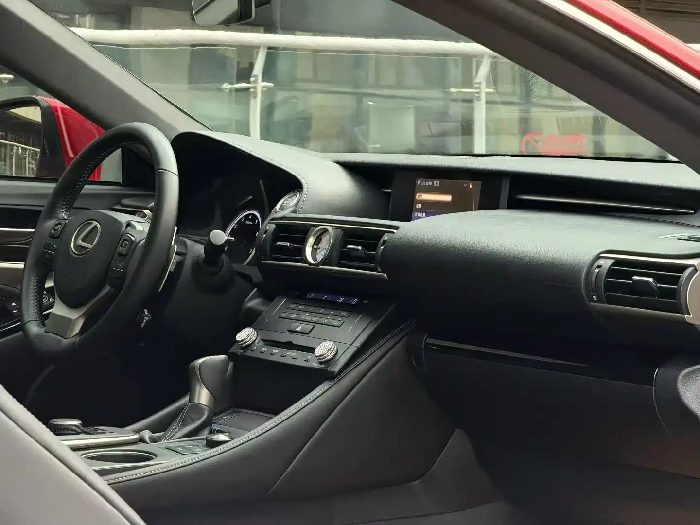 Фото 3 - Lexus RC
