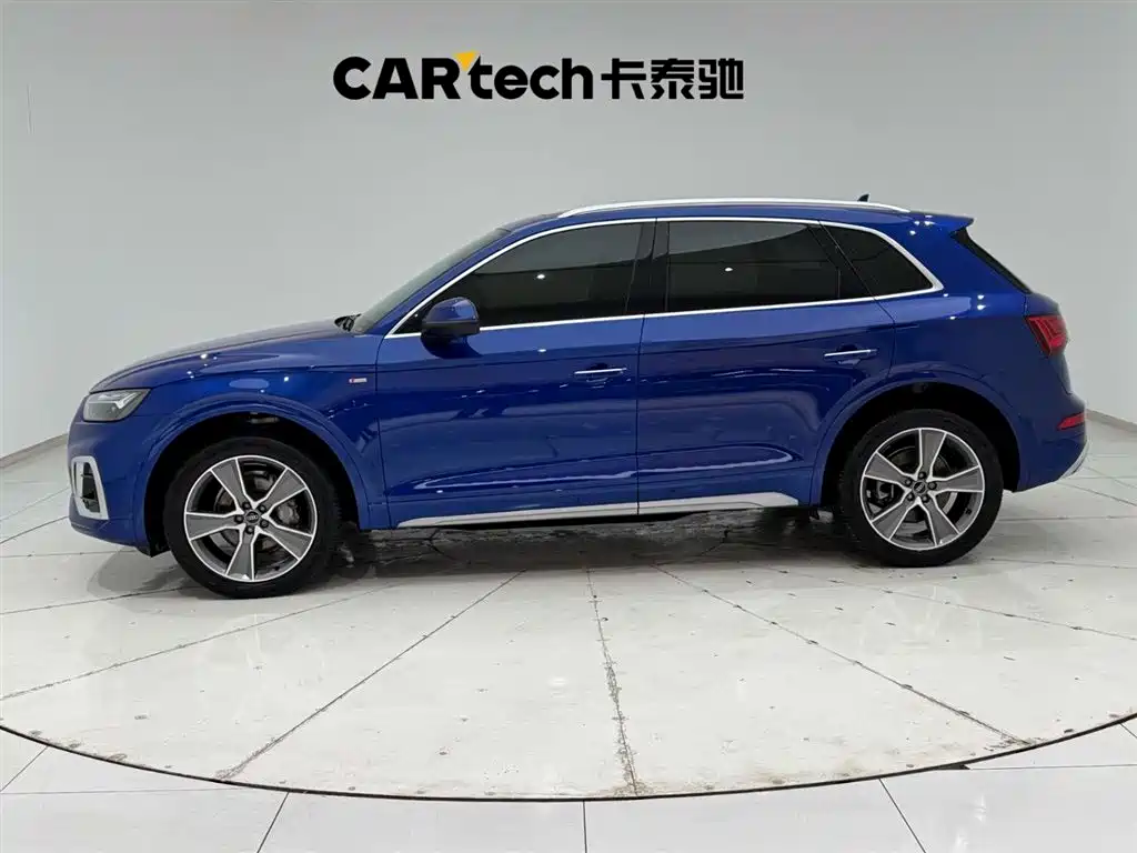 Audi Q5L 2022 45T Luxury Dynamic фото 6