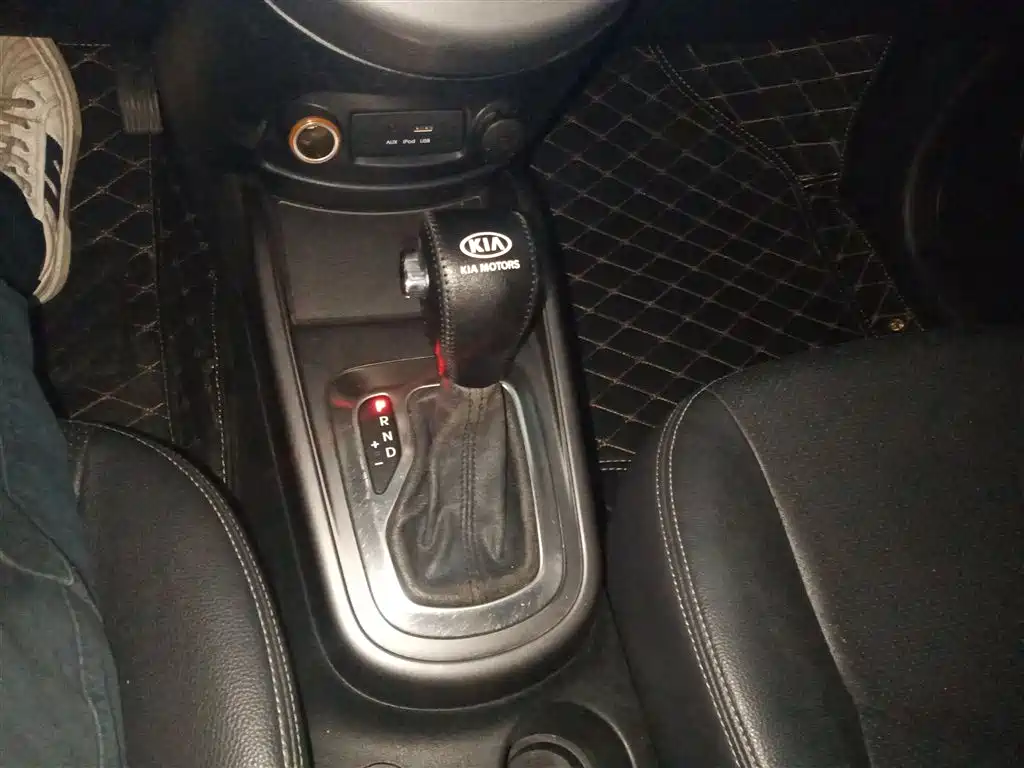 Kia Soul 2013 1.6L AT Premium фото 14