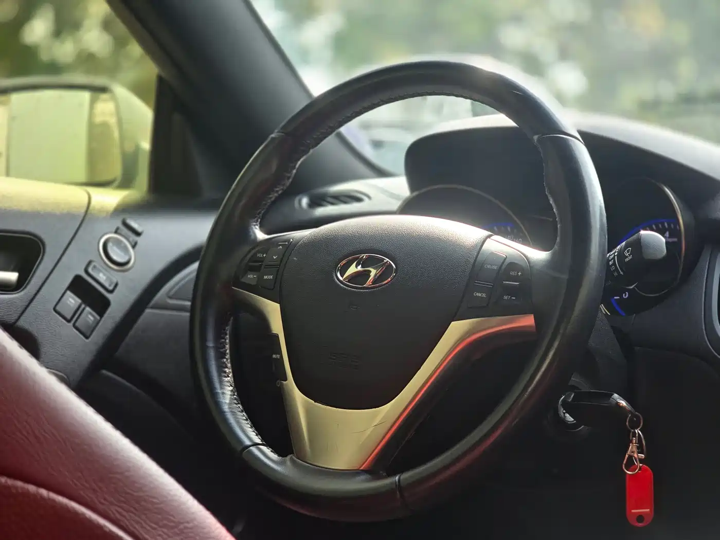 Hyundai Genesis Coupe 2012 2.0T Automatic Elegant Edition фото 6
