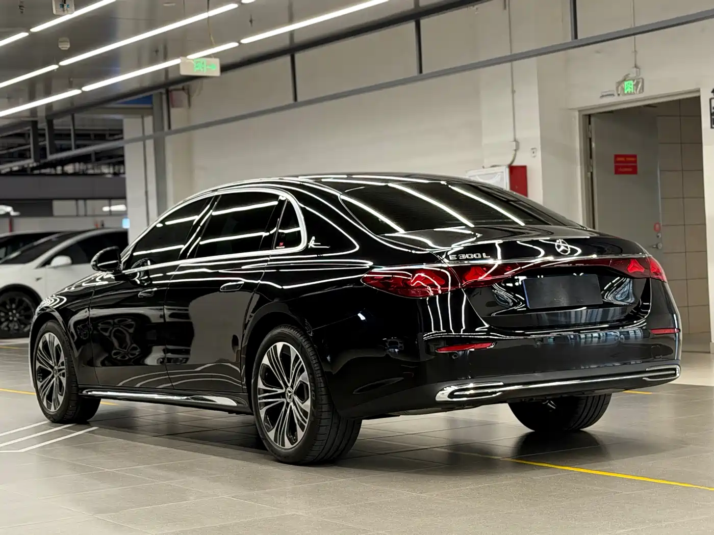 Mercedes-Benz E-Class 2025 E 300 L Luxury фото 10