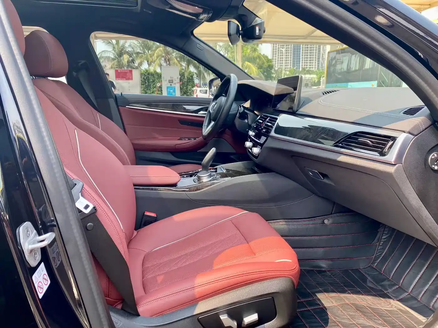 BMW 5 Series 2021 525Li M Sport Package фото 4