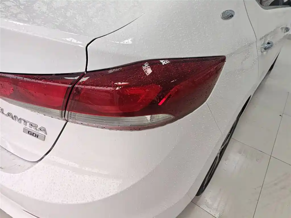 Hyundai Elantra 2018 1.6L Automatic 15th Anniversary Special Edition фото 8