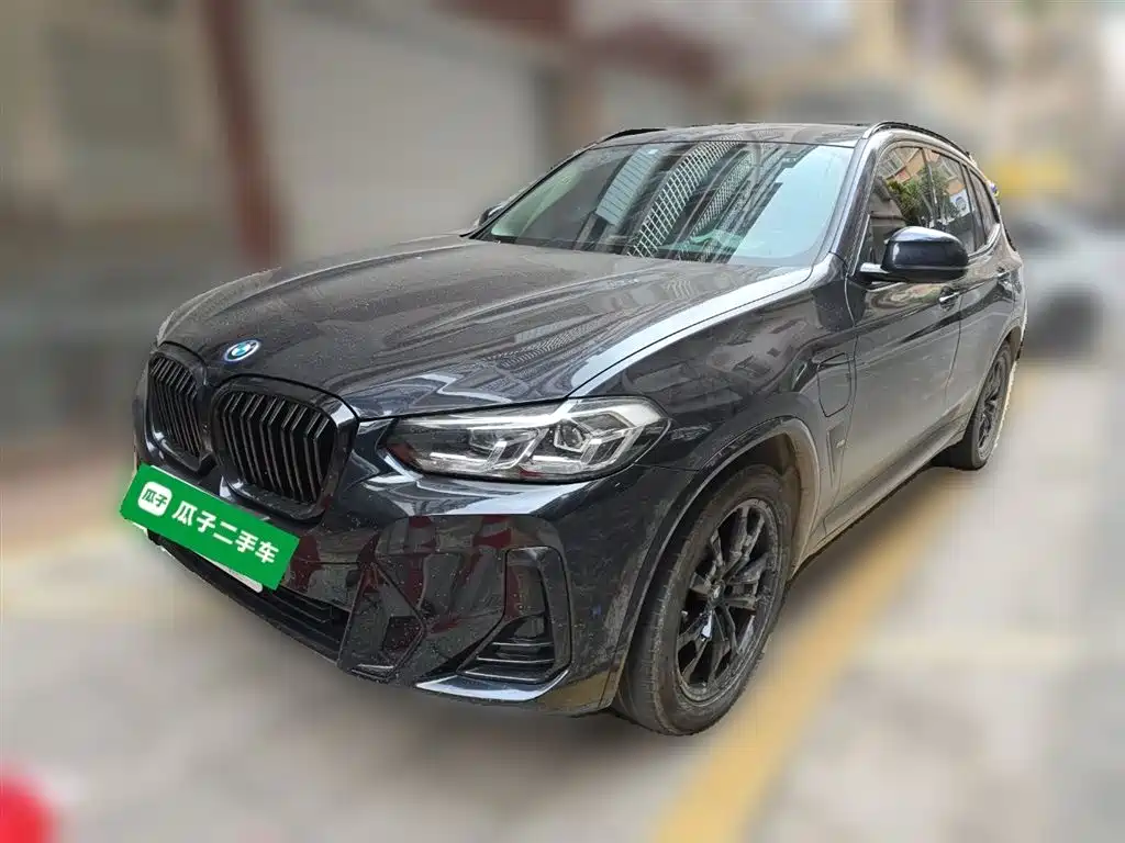 BMW iX3 2024 Leading Edition фото 2