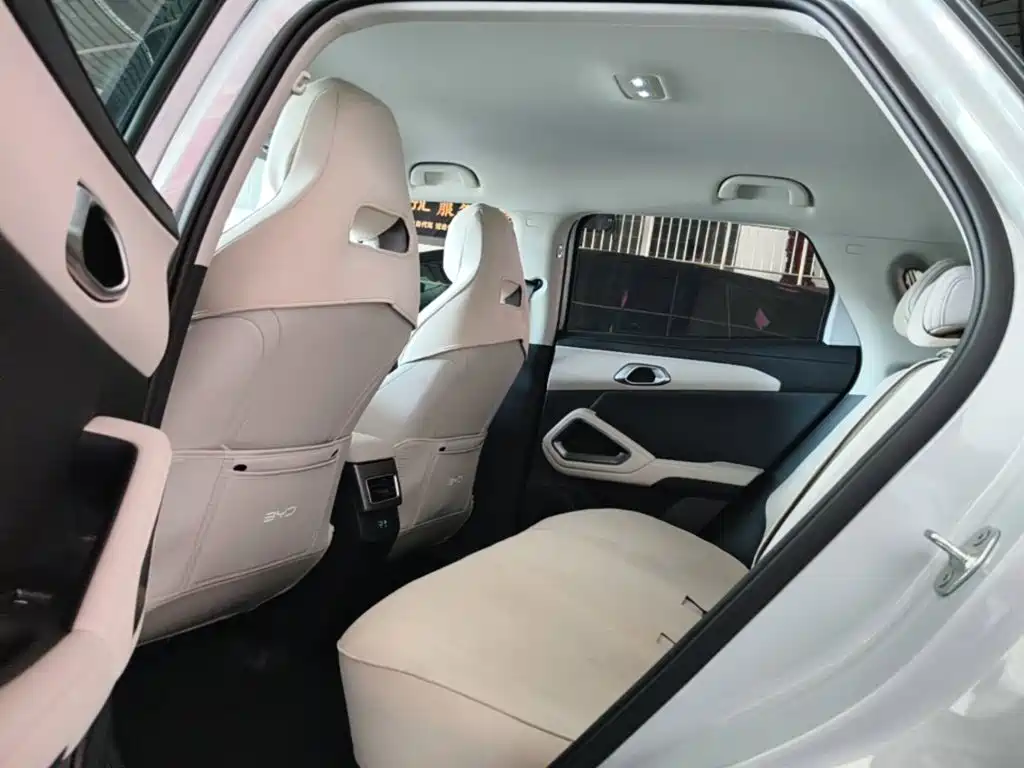 BYD Yuan UP 2026 2025 Model 301KM Navigator