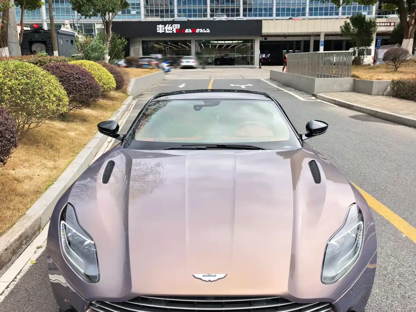 ASTON MARTIN DB11