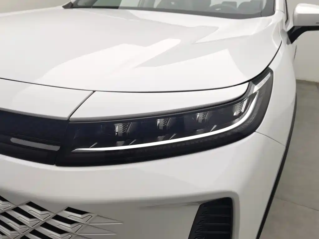 Exeed Chasing Wind C-DM 2025 2024 C-DM 1.5TCI 105KM Luxury Edition