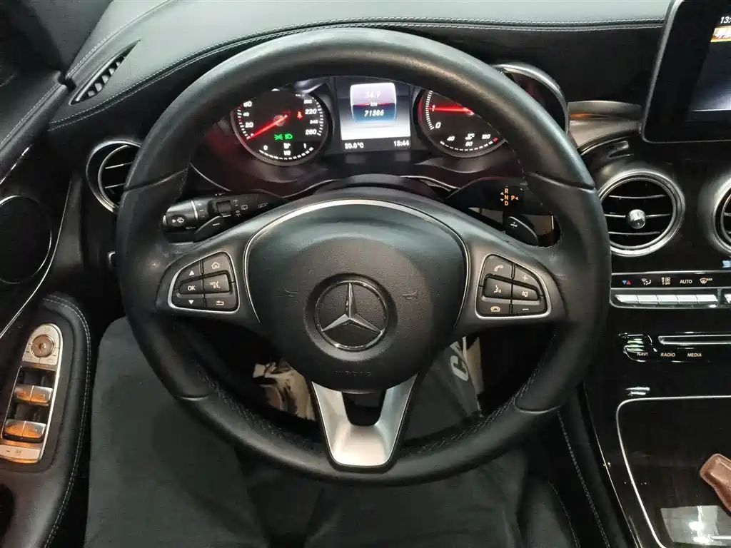 Mercedes-Benz GLC 2018 GLC 260 4MATIC Luxury фото 7