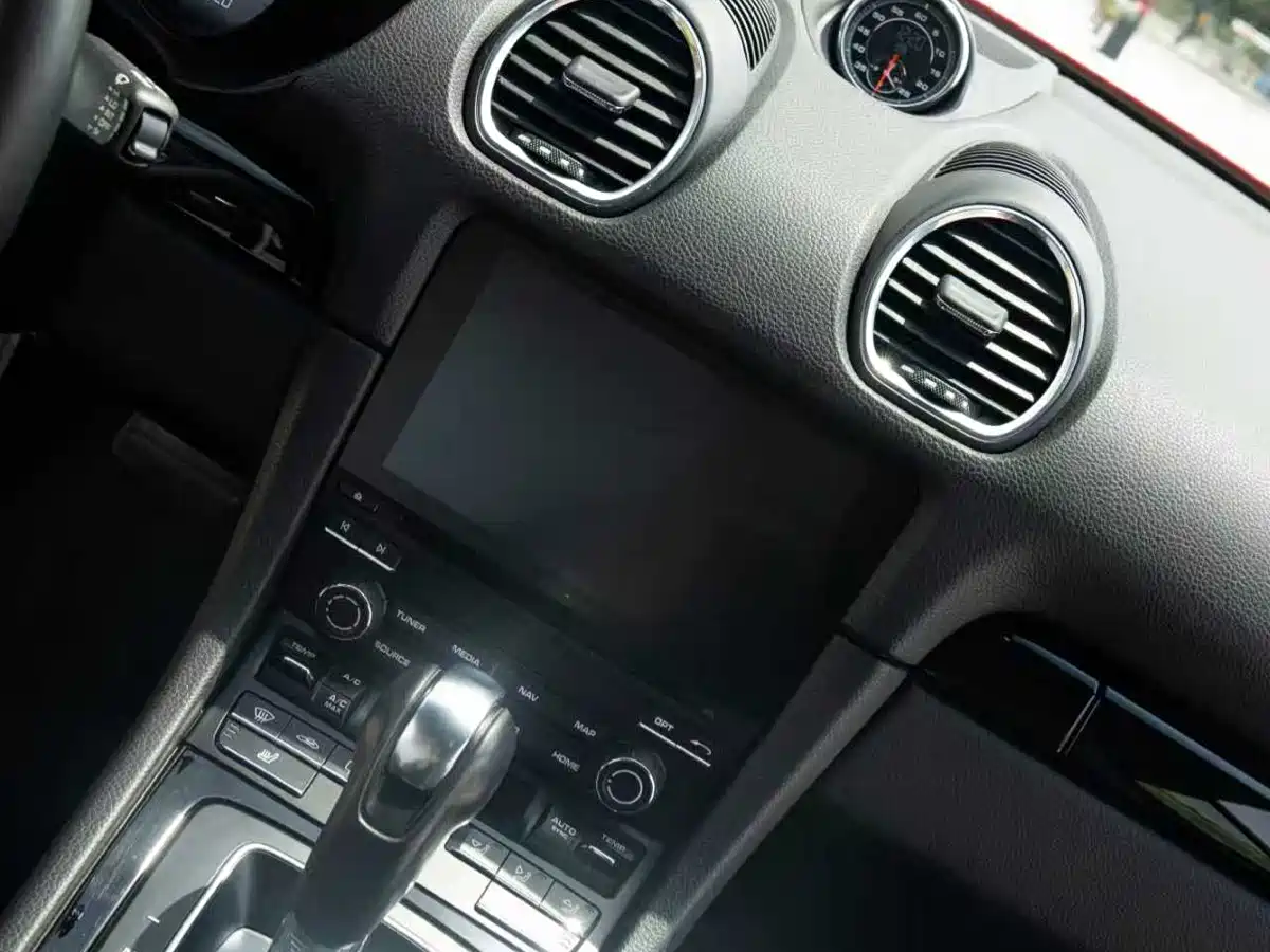 Porsche 718 2019 Cayman T 2.0T фото 6