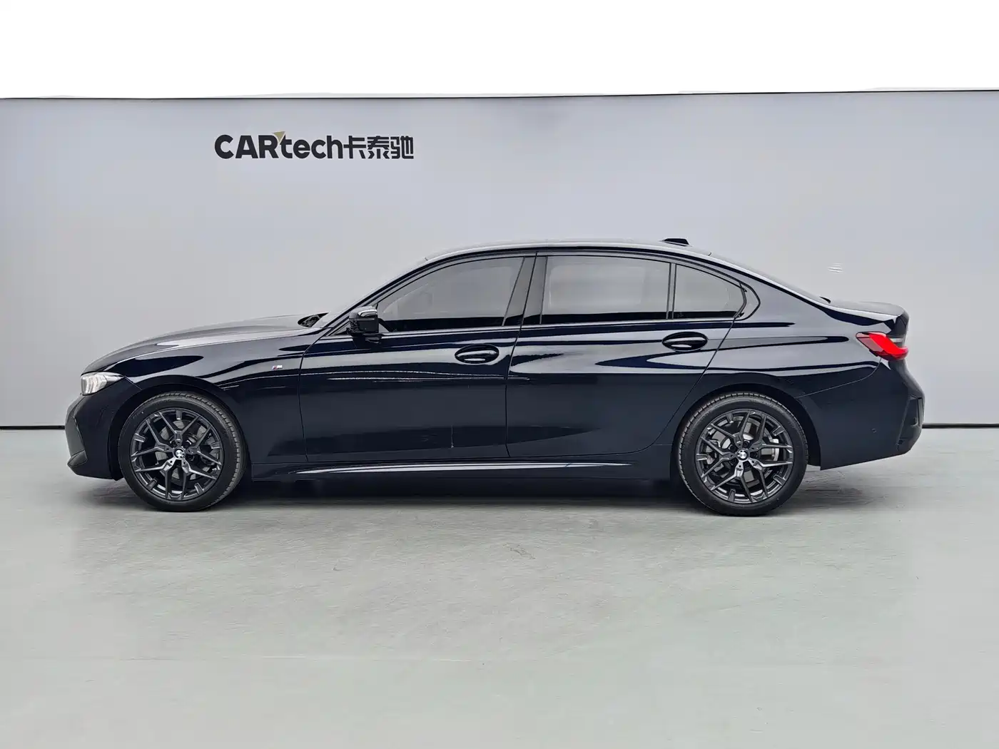 BMW 3 Series 2025 330Li Premium M Sport Night Edition фото 3
