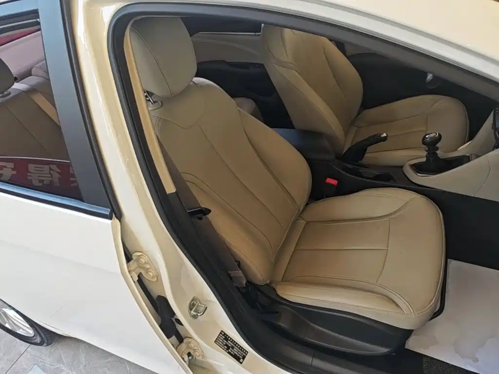 Фото 25 - Buick Excelle