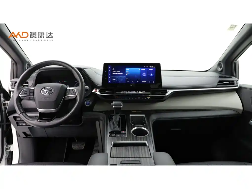 Toyota Granvia 2022 Model Year 2.5L Hybrid Flagship Edition фото 5