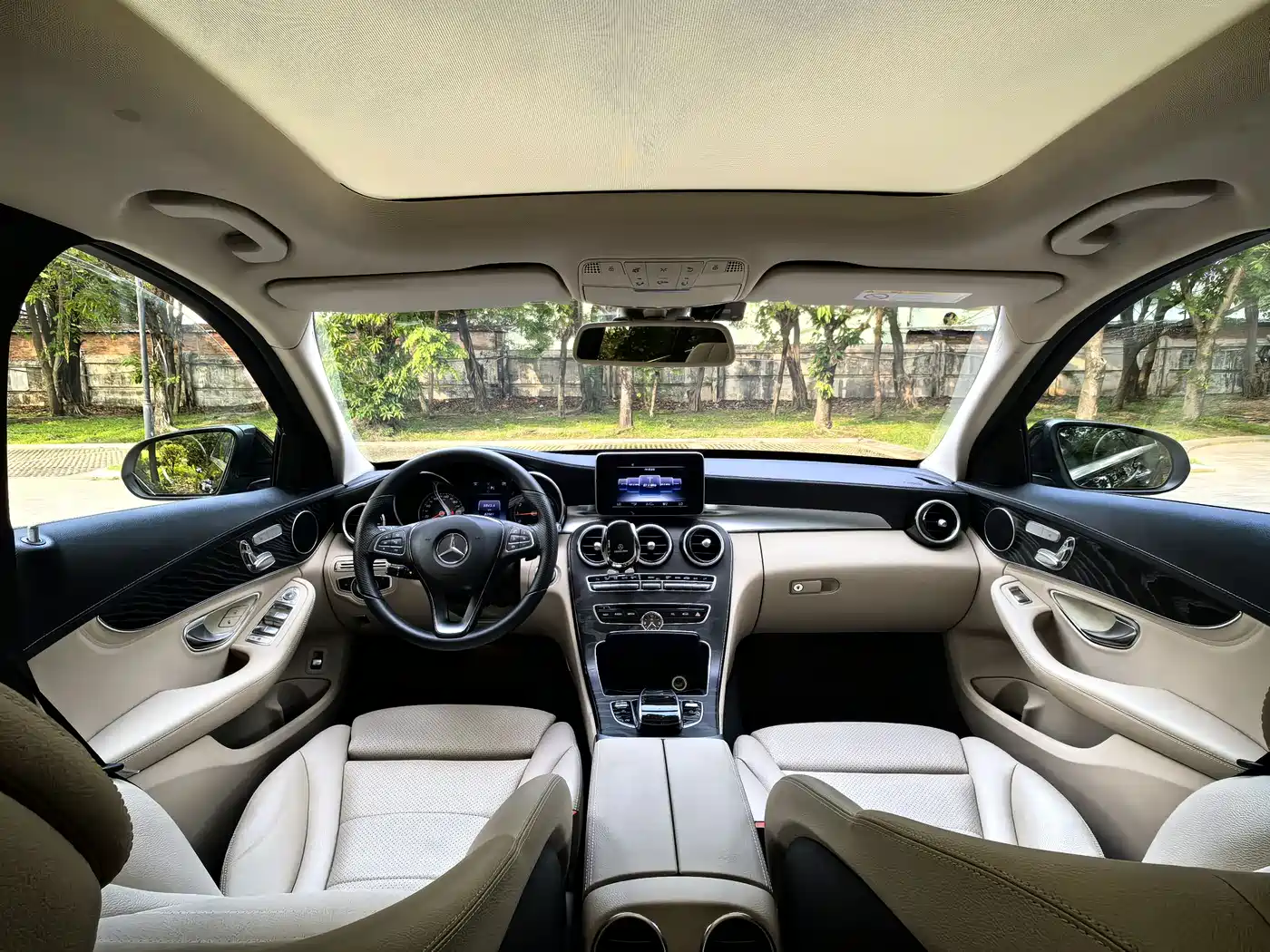 Mercedes-Benz C-Class 2015 Facelift C 200 L Sport фото 21