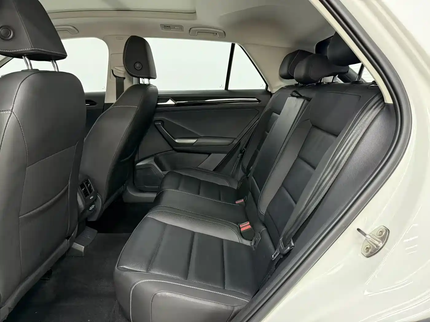 Volkswagen T-ROC 2022 280TSI DSG 2WD Comfort PLUS фото 13