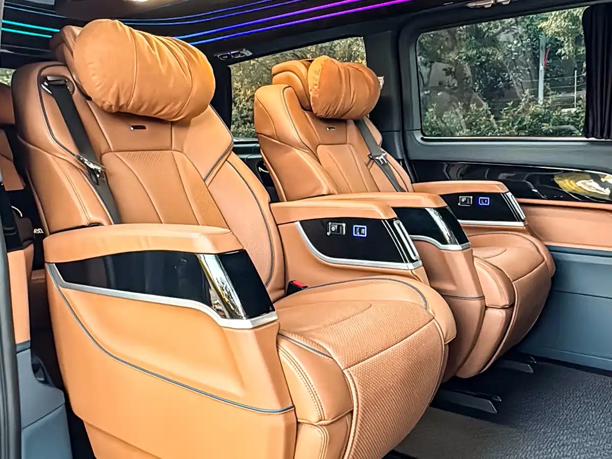 Mercedes-Benz Vito 2023 2.0T Business 7-Seater фото 21