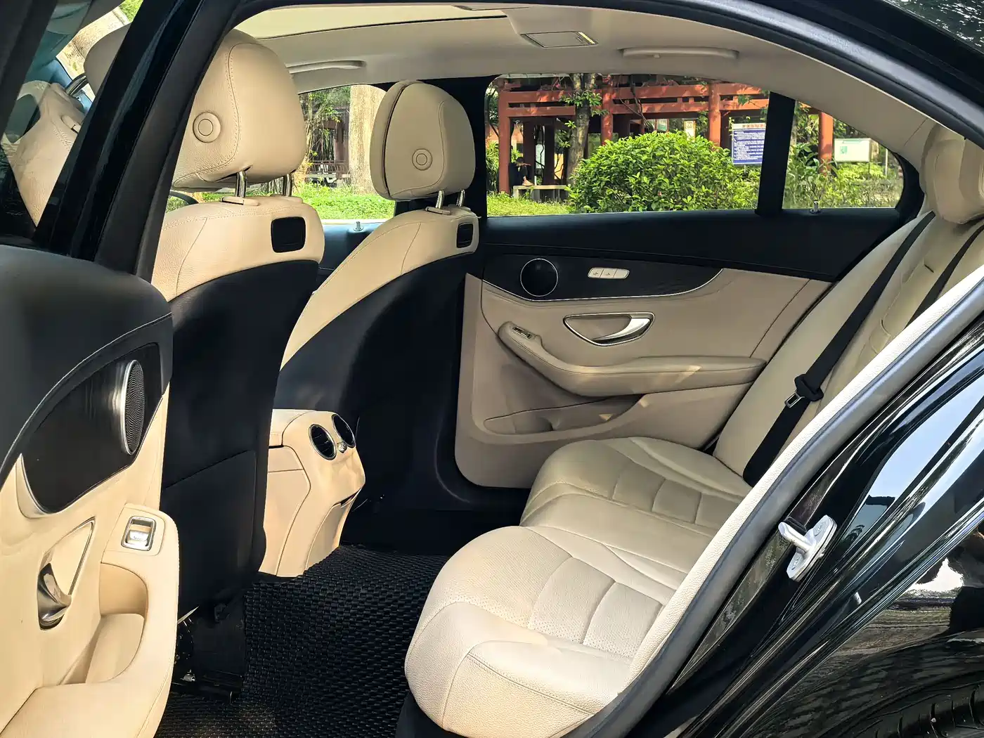 Mercedes-Benz C-Class 2015 Facelift C 200 L Sport фото 14