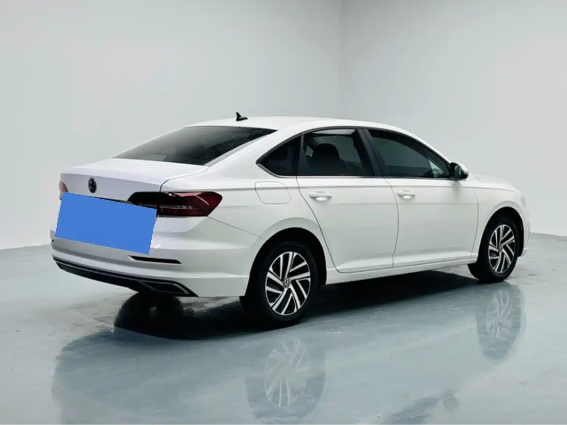 Volkswagen Lavida 2022 1.5L Auto Comfort Edition фото 6