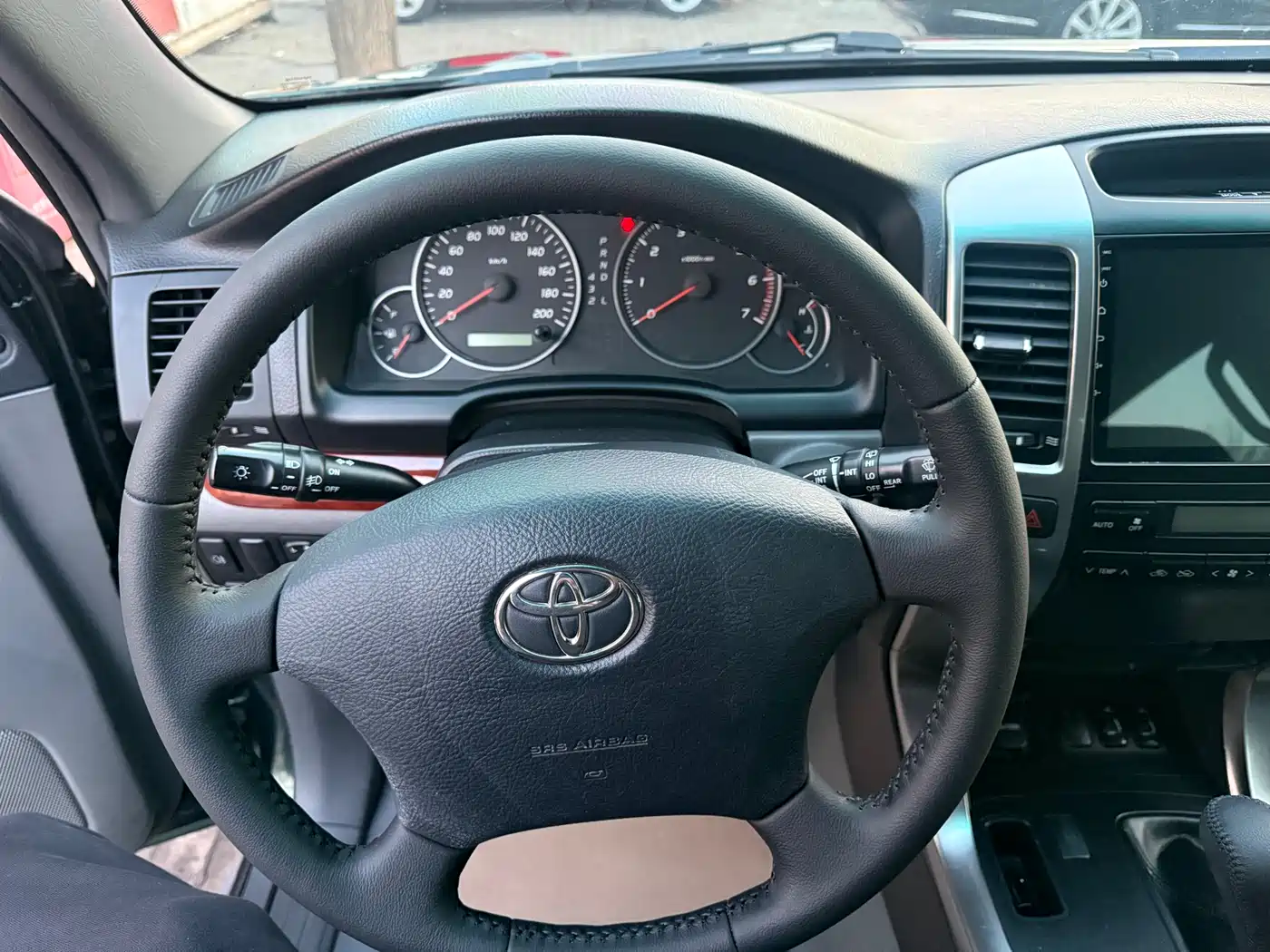 Toyota Prado фото 8