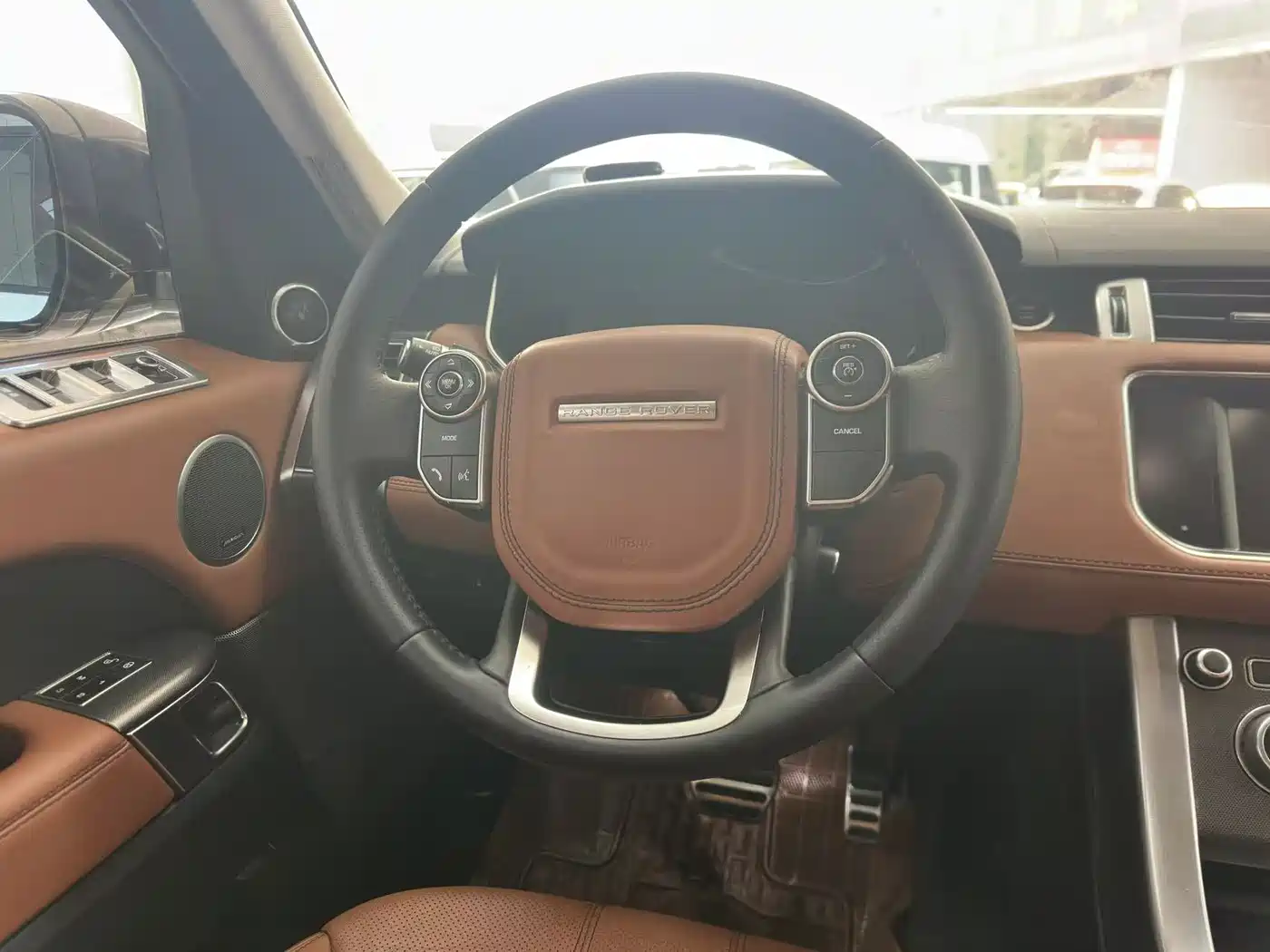 Land Rover Range Rover Sport 2015 3.0 SDV6 HSE фото 8
