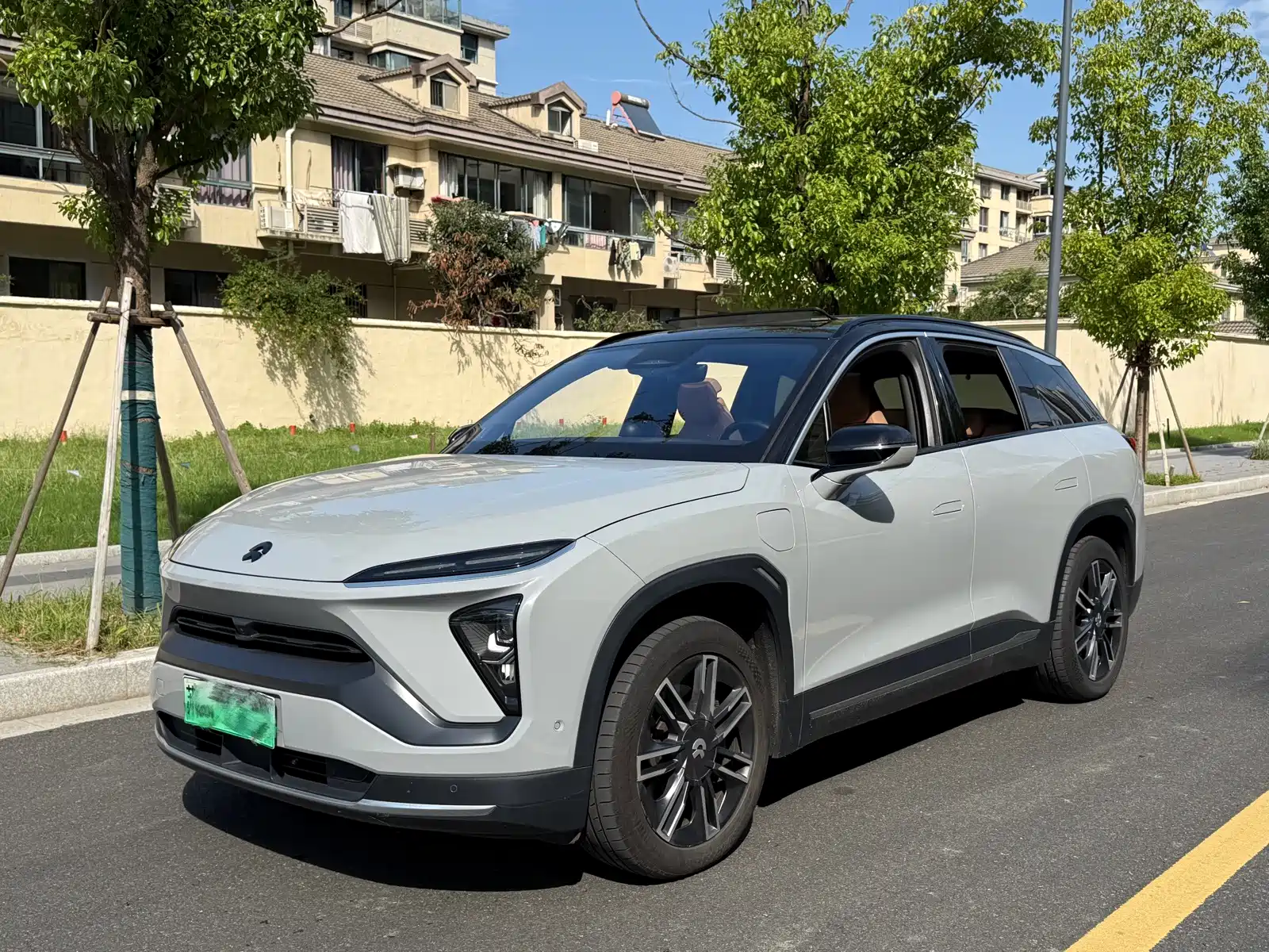 Фото 1 - NIO ES6
