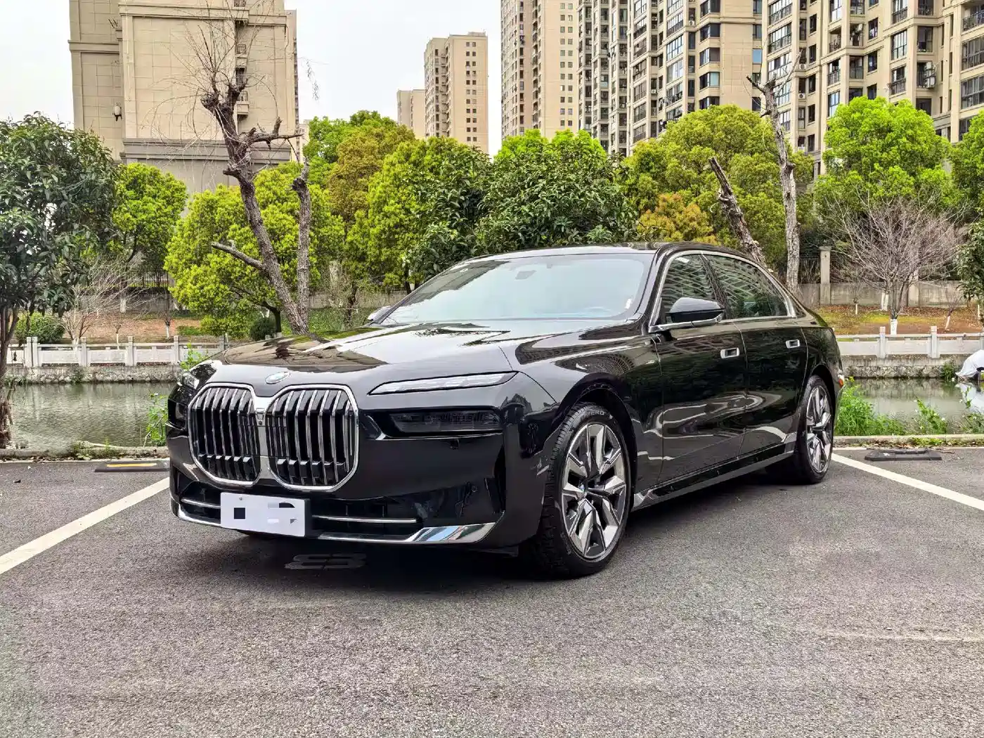 BMW 7 SERIES