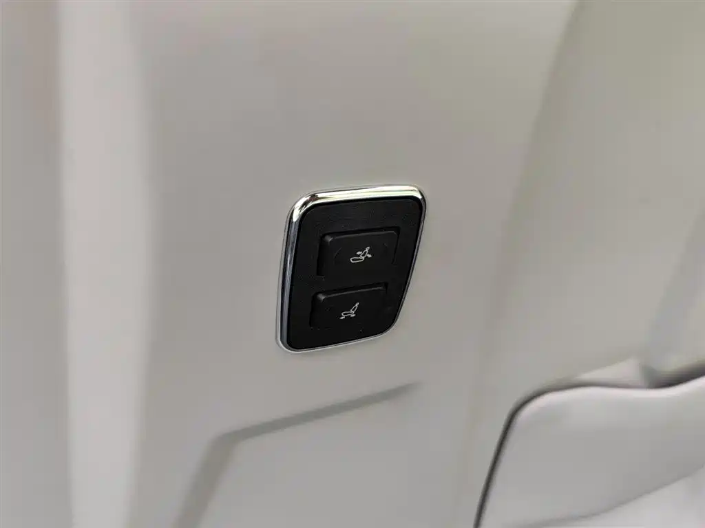 Mercedes-Benz Vito 2021 2.0T Business Edition 7-seater фото 28
