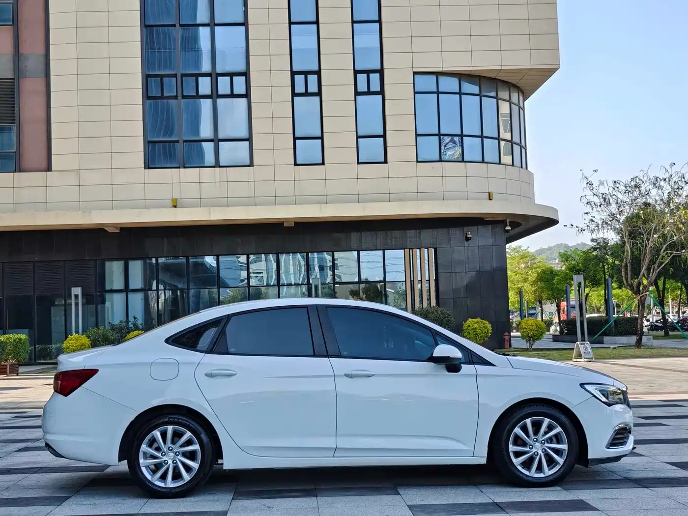 Buick Verano 2018 Sedan 15S Automatic Progressive фото 4