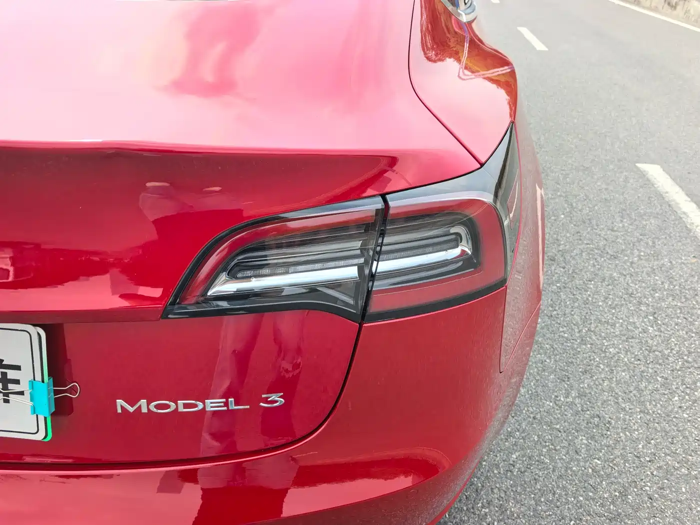 TESLA MODEL 3