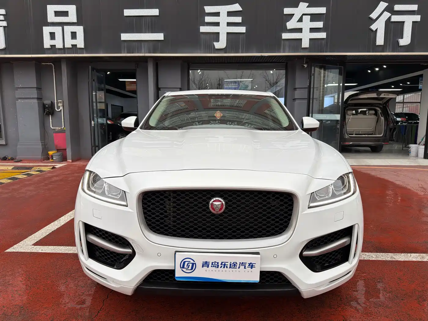 Jaguar F-PACE 2016 2016 2.0T FWD R-Sport Edition