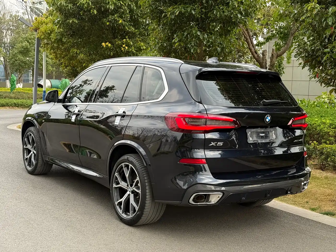 BMW X5 (Import) 2021 xDrive40i Exclusive M Sport Package фото 4